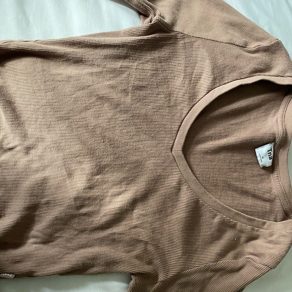 Long sleeve TNA ribbed shirt